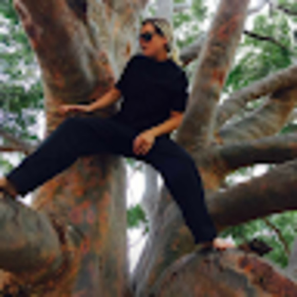 Meet your Posher, Catie - Picture 1 of 1